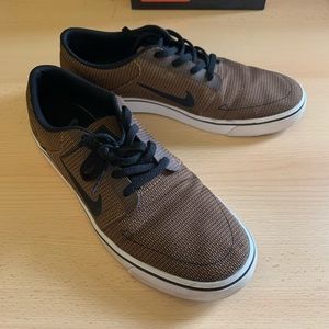 Nike SB shoes (size: 10)